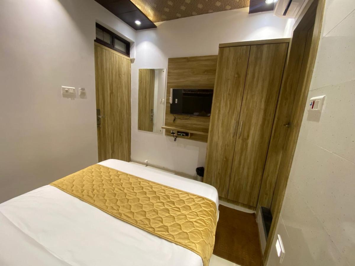 Hotel Bkc Crown - Near Trade Centre, Visa Consulate Bombay Exterior foto